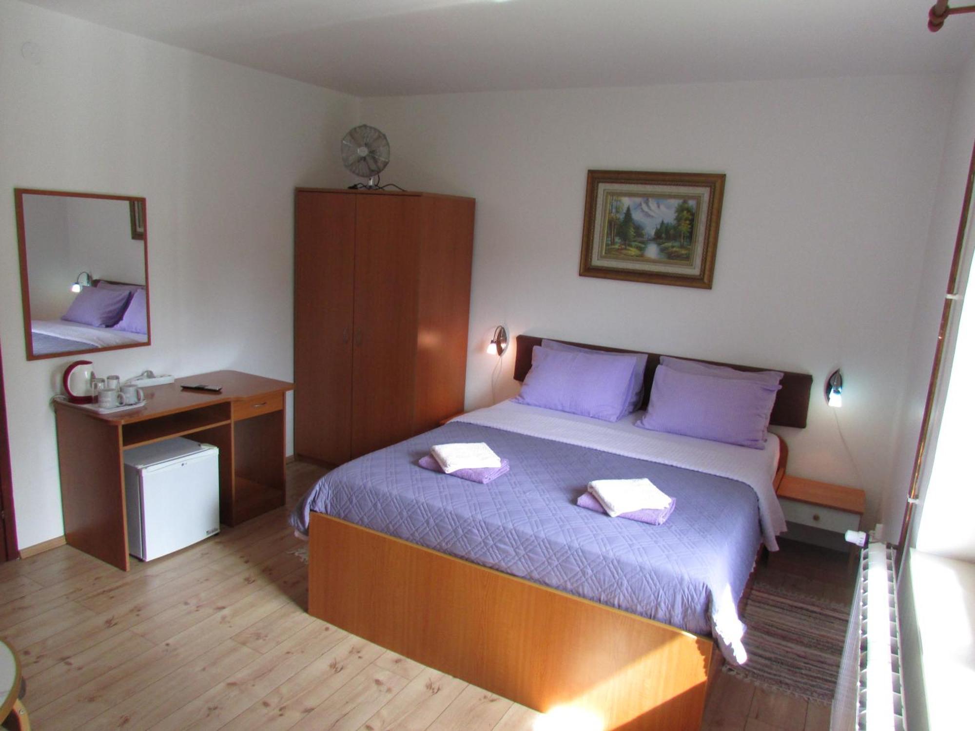 House Nenad Hotel พลิตวิชกา เยเซรา ภายนอก รูปภาพ